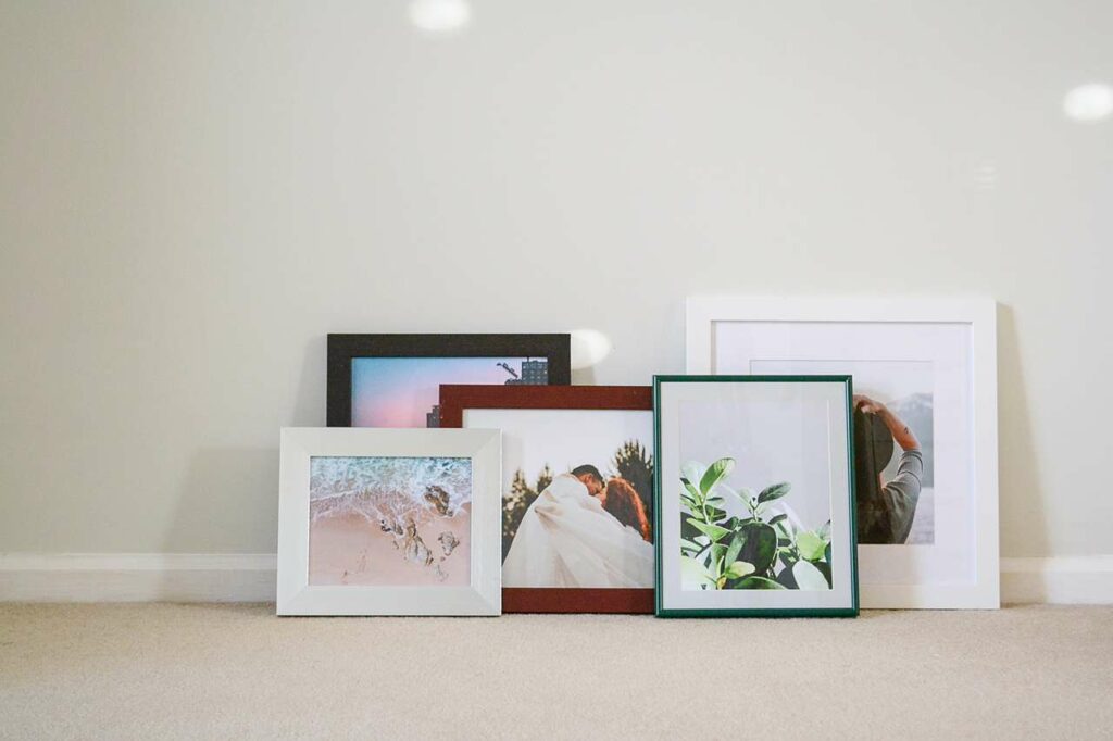 Key Differences Between Acrylic and Glass Frames