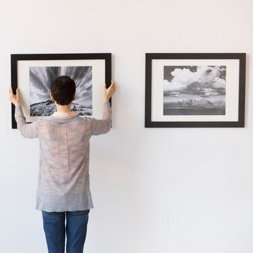 Acrylic Frames in Minimalist Décor A Perfect Match